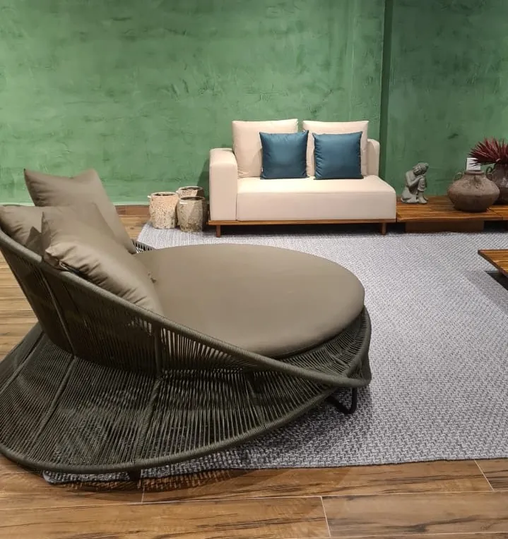 Chaise Delta